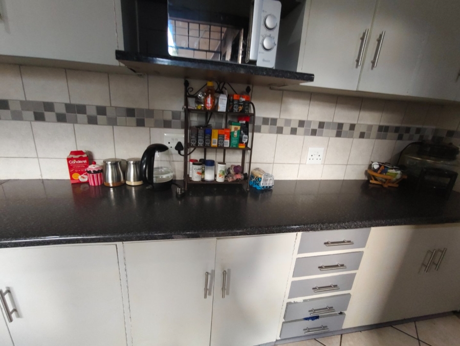 To Let 3 Bedroom Property for Rent in Fleurdal Free State